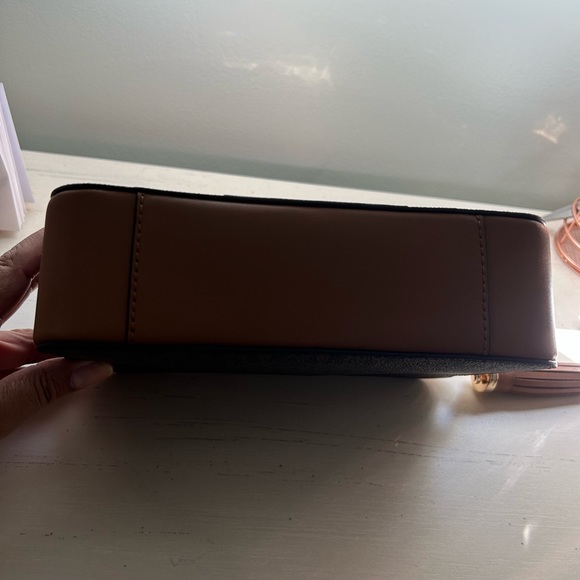 Michael Kors crossbody - Picture 5 of 8